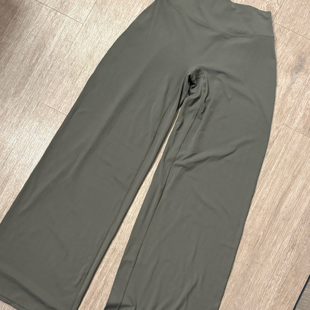 ONER ACTIVE Soft Motion Straight Leg Pants Size Small Short